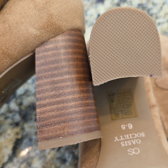 Oasis Society Dalton Faux Suede Pointed Toe Block Heel Ankle Boots Tan Size 6.5 - Picture 7 of 10